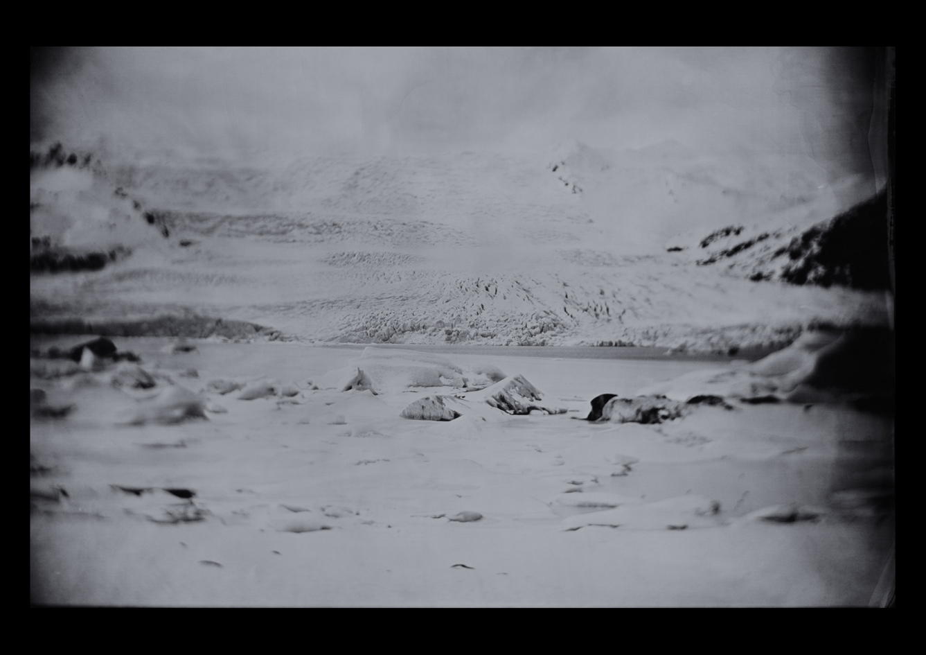  64º 1' 8.972" N 16º 24' 1.901" W